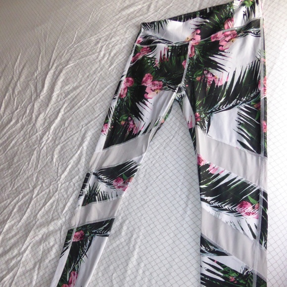 Fabletics Patterned Leggings - Picture 1 of 4